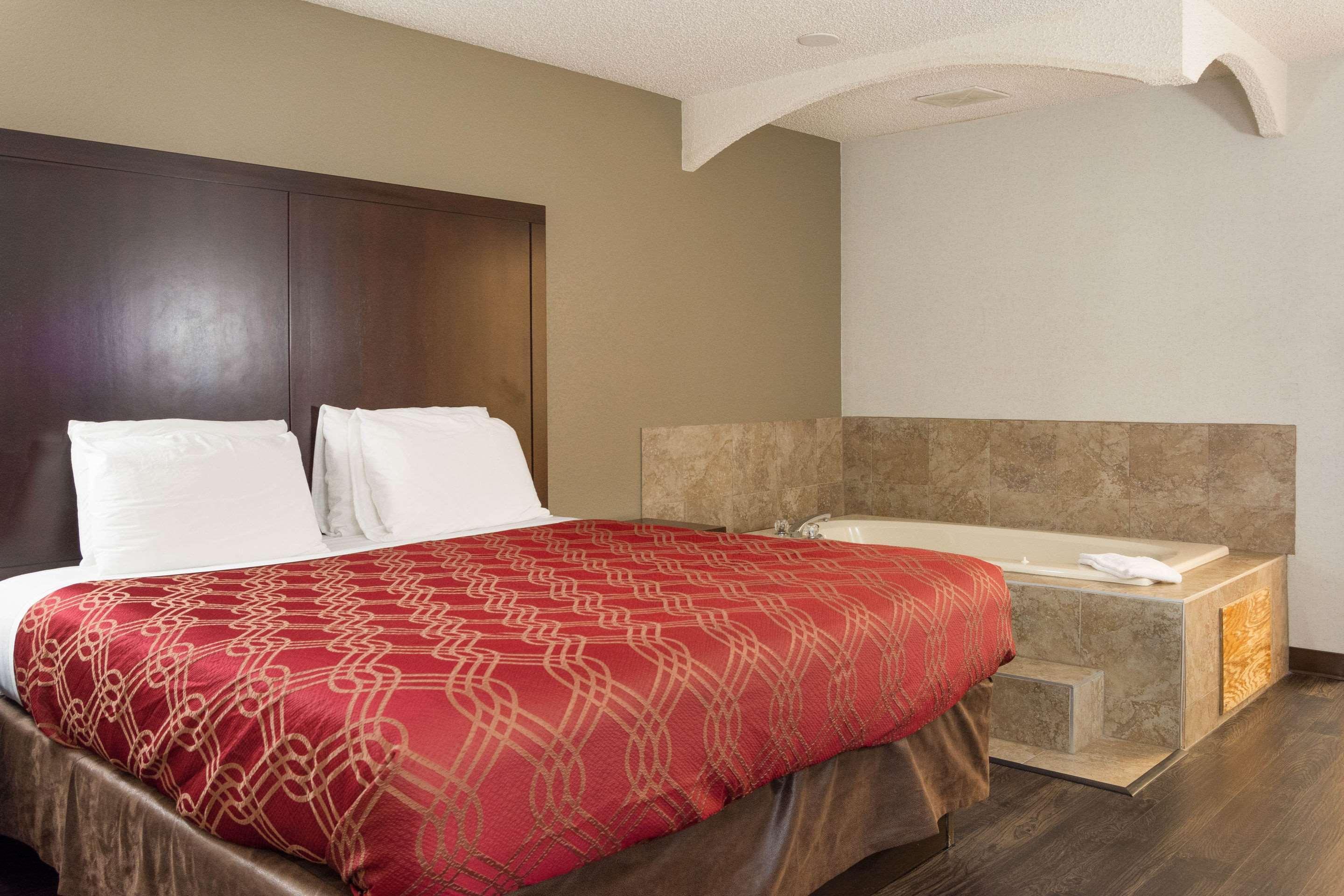 Econo Lodge Southeast Milwaukie/Portland Екстериор снимка
