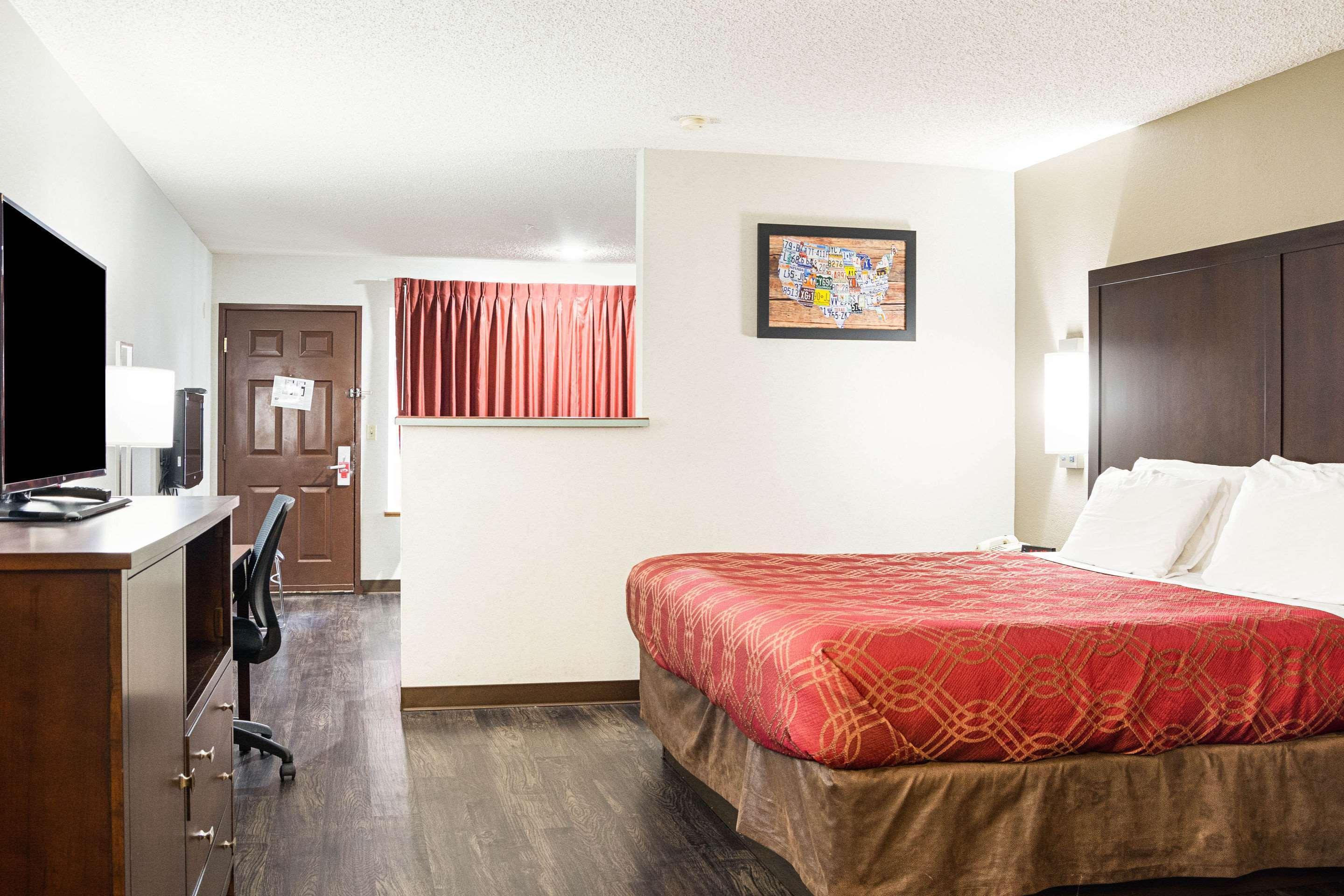 Econo Lodge Southeast Milwaukie/Portland Екстериор снимка