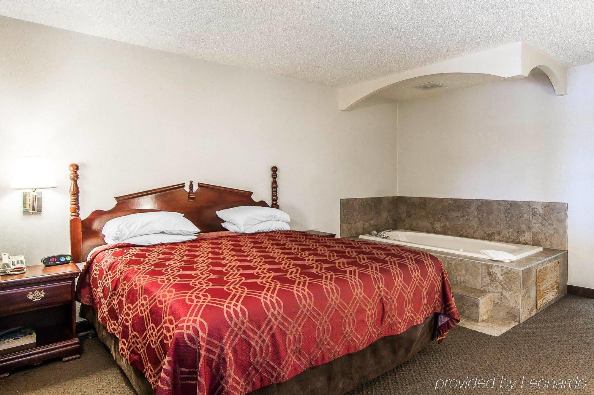 Econo Lodge Southeast Milwaukie/Portland Екстериор снимка