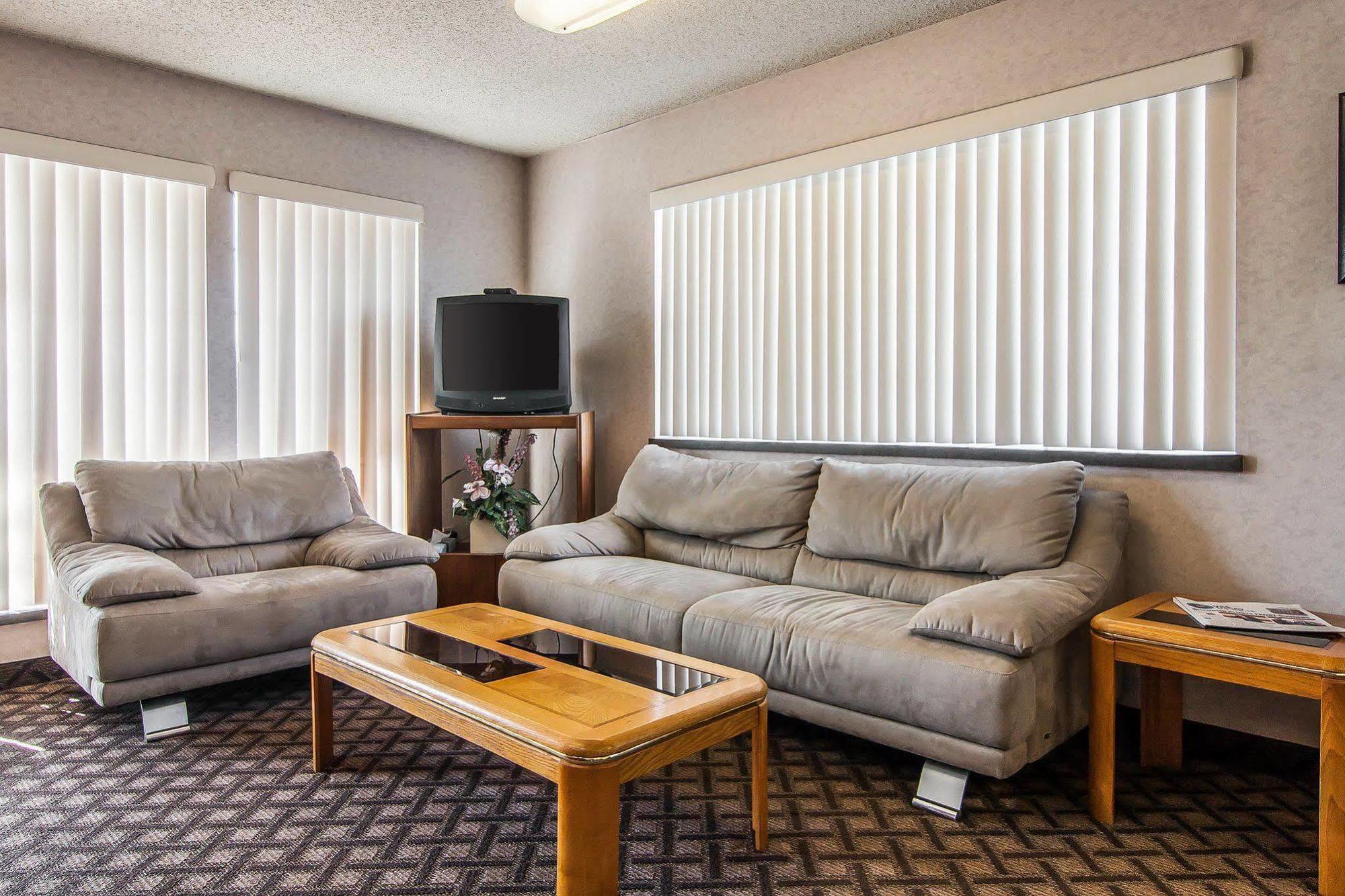 Econo Lodge Southeast Milwaukie/Portland Екстериор снимка