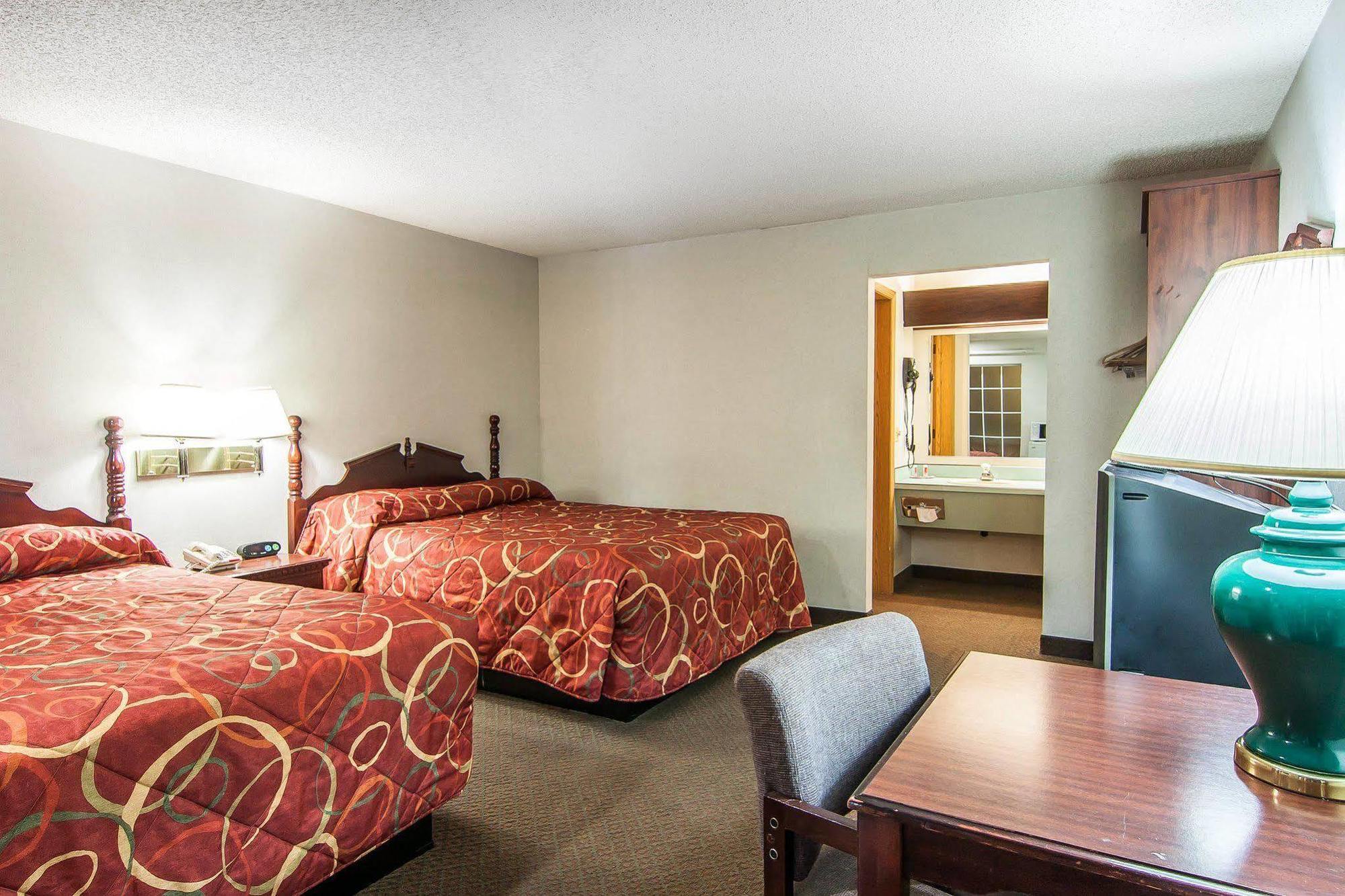 Econo Lodge Southeast Milwaukie/Portland Екстериор снимка