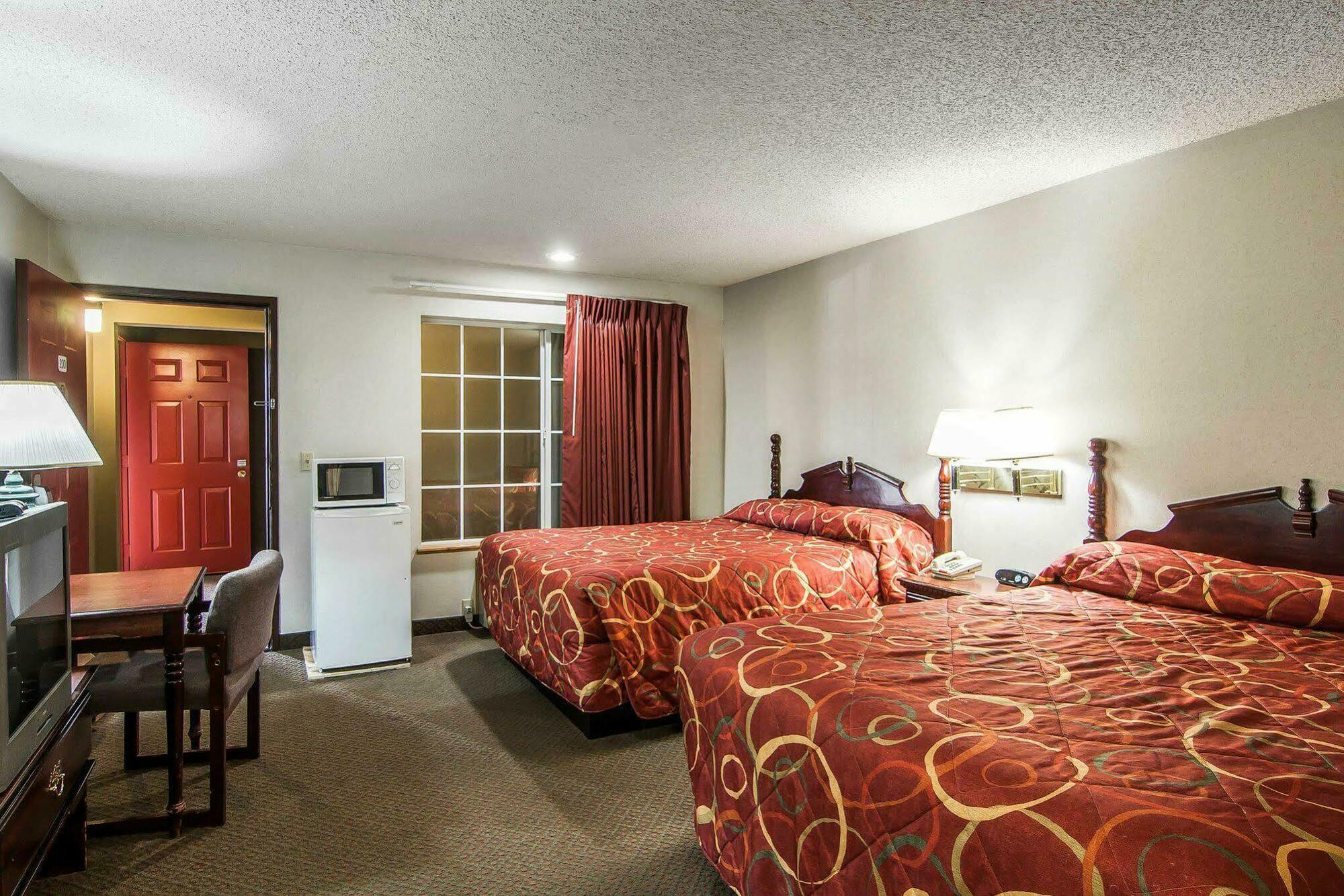 Econo Lodge Southeast Milwaukie/Portland Екстериор снимка