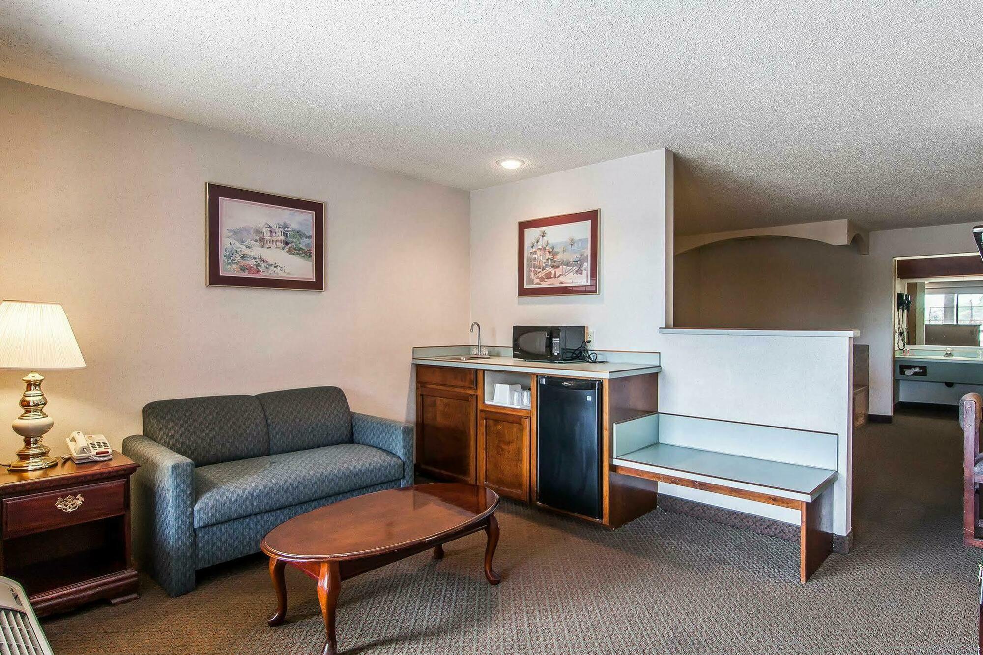 Econo Lodge Southeast Milwaukie/Portland Екстериор снимка